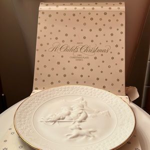 1985 Avon Christmas plate